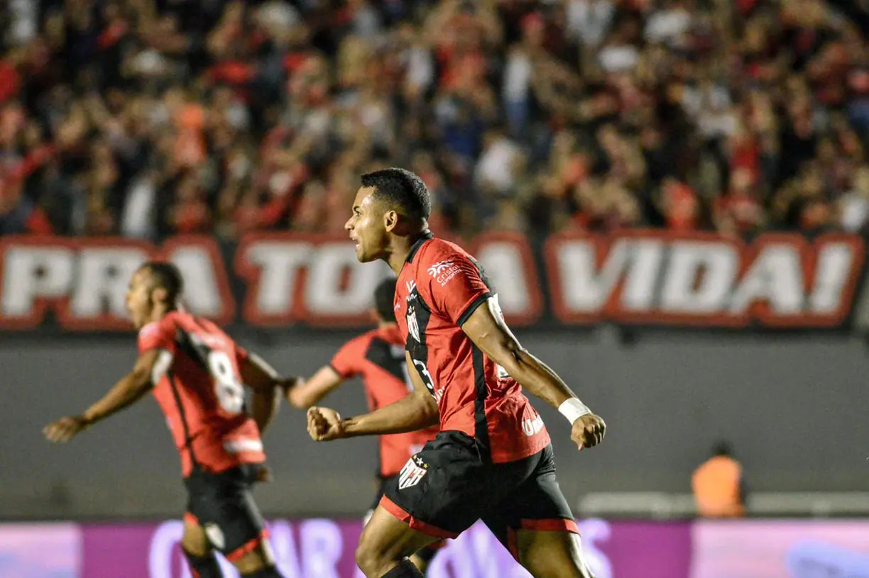 Atlético Goianiense e Nacional-URU se enfrentam nesta terça-feira (9) pela Copa Sul-Americana