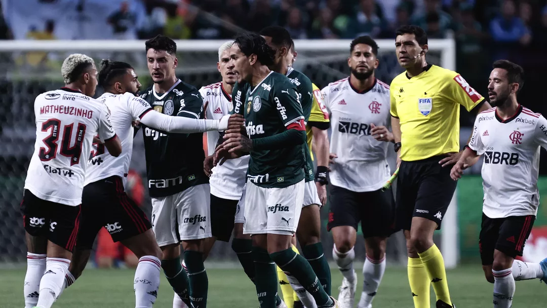 Em grande jogo, Palmeiras e Flamengo empatam no Allianz