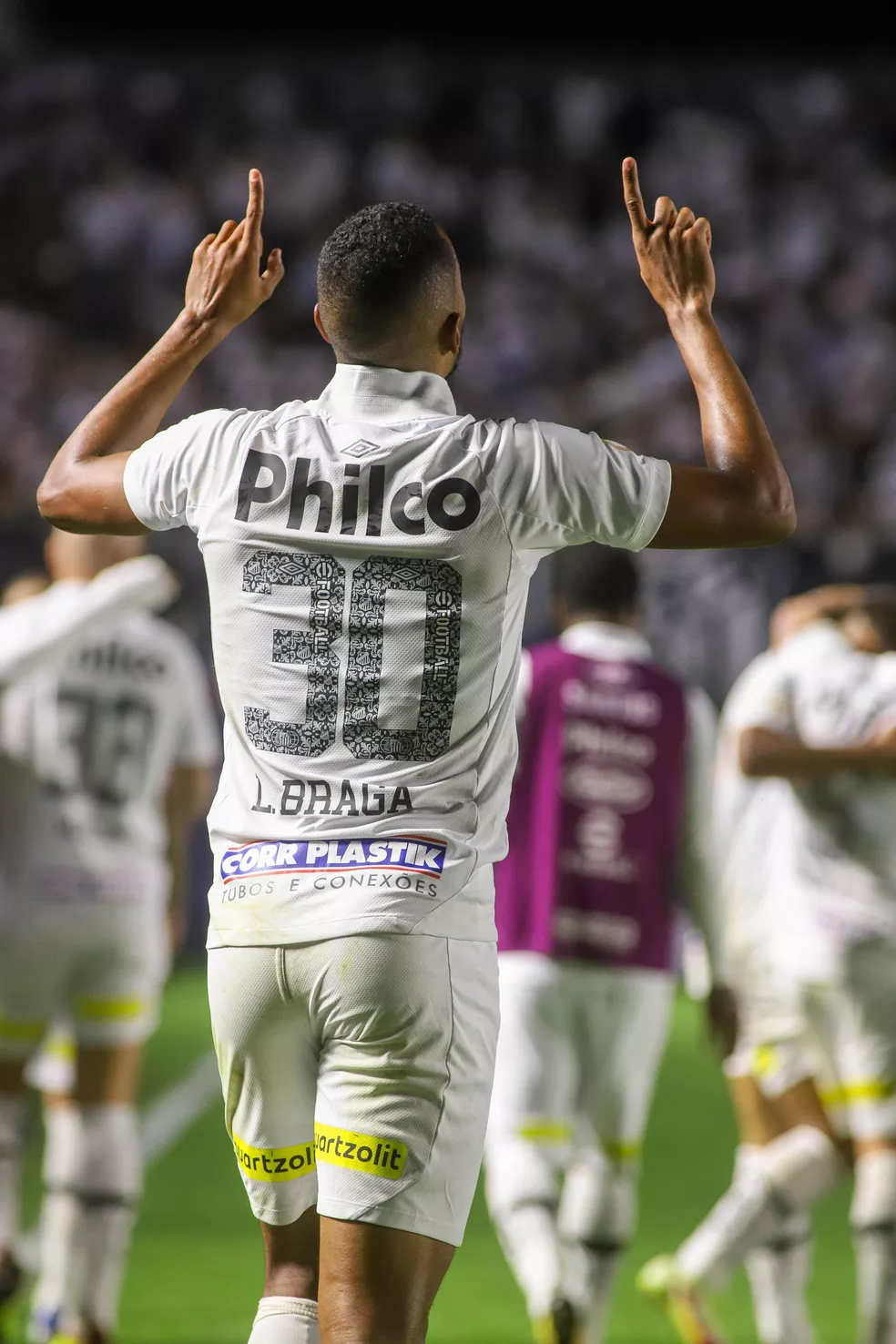 Lucas Braga comemora gol em Santos x São Paulo, na Vila Belmiro, Brasileirão 2022