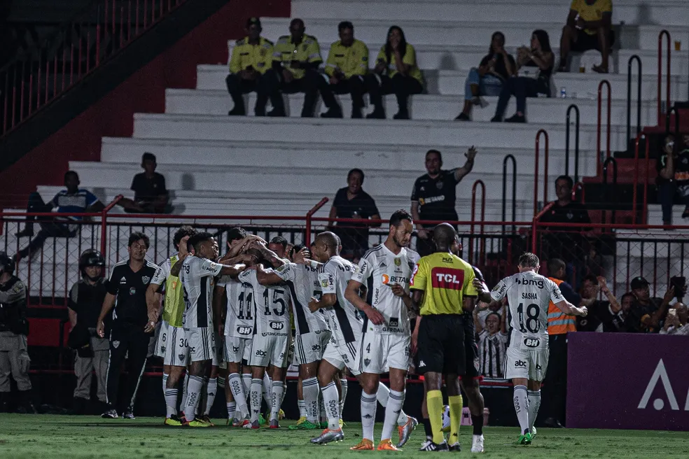 Atlético-MG vence Atlético-GO pelo Brasileiro