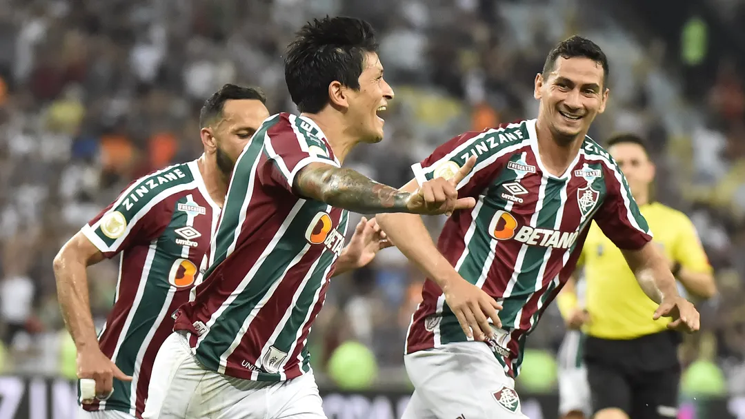 Com dois de Cano, Fluminense bate o Fortaleza