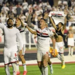 Jogadores do São Paulo comemoram classificação à final da Copa Sul-Americana