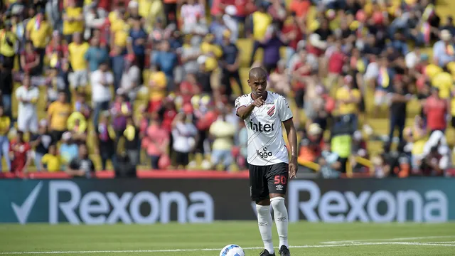 Fernandinho - experiente meia tentou levar Athletico ao seu primeiro título da Libertadores