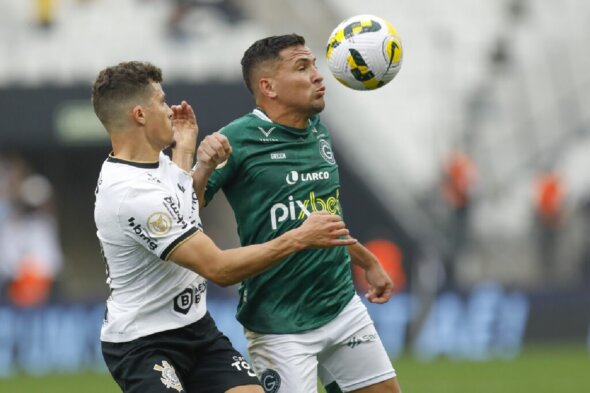 Goiás e Corinthians se enfrentam em jogo atrasado da 32ª rodada