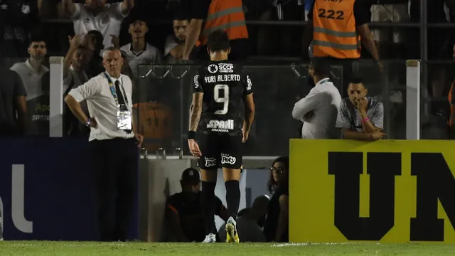 Yuri Alberto é expulso em Santos x Corinthians