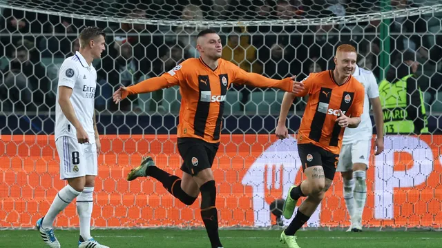 Zubkov comemora o gol que quase deu a vitória ao Shakhtar no jogo