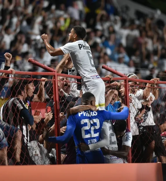 Atlético-GO 2 x 3 Santos - Peixe arranca vitória no apagar das luzes e sonha com a Libertadores