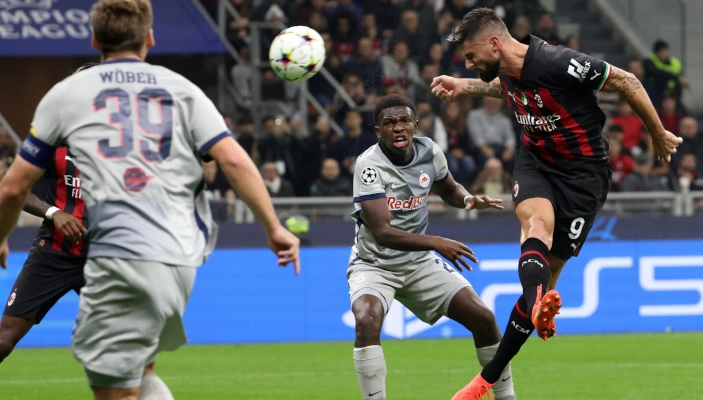 Giroud abre o placar para o Milan contra o RB Salzburg, na Champions League