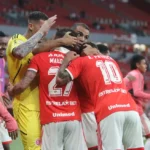 Internacional 2 x 0 Athletico Paranaense - Colorado vence o Furacão e mantém o segundo lugar