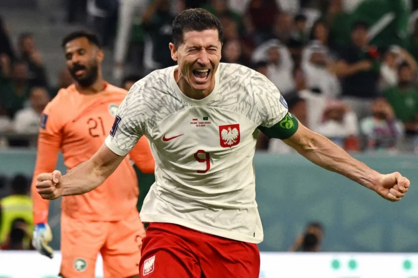 Lewandowski comemora primeiro gol em Mundiais