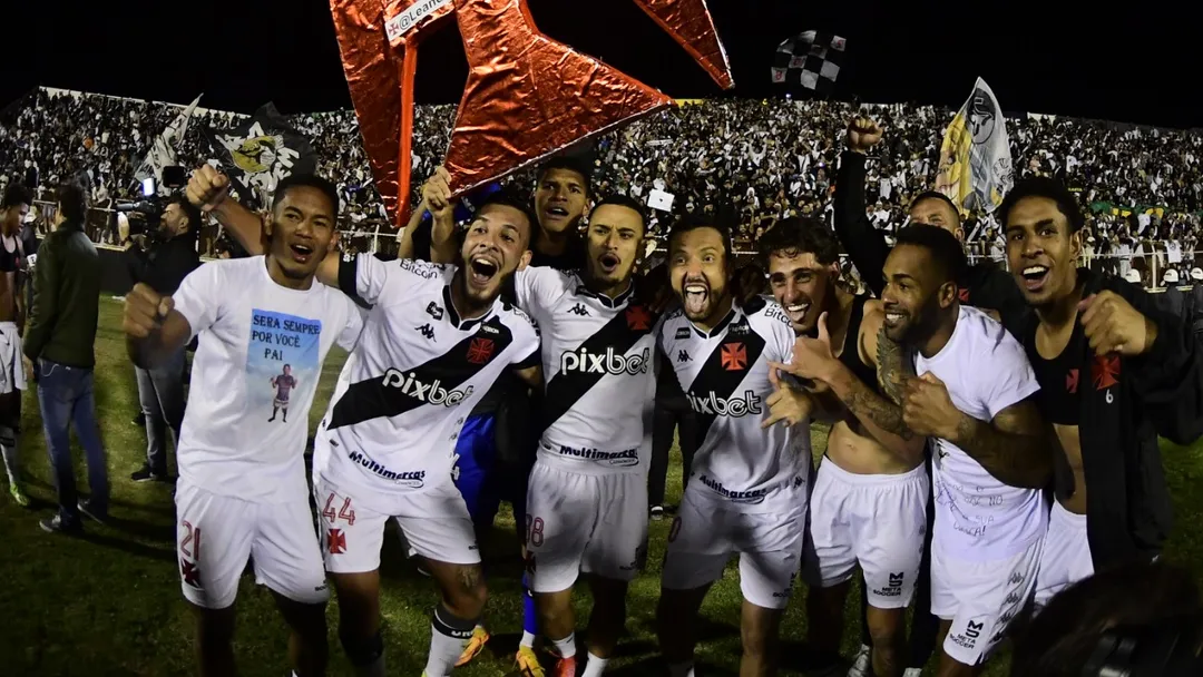 Vasco vence o Ituano e está de volta a elite do futebol brasileiro