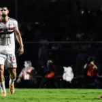 São Paulo 3 x 1 Santos Tricolor amassa o Peixe e vence clássico no Morumbi