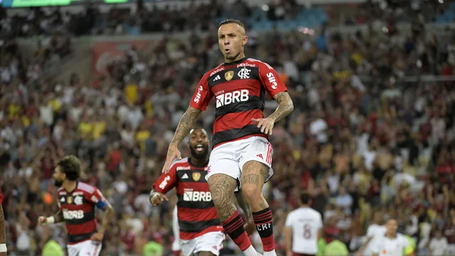 Cebolinha comemora o gol contra o Fluminense