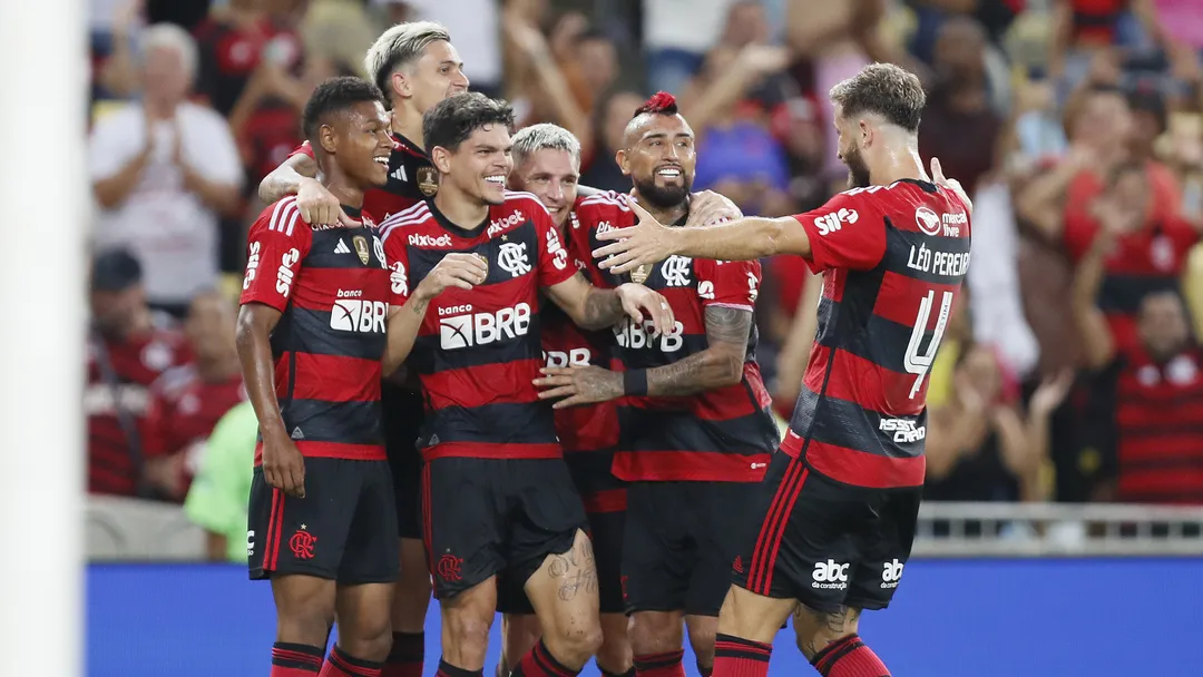 Flamengo 3 x 1 Vasco - Fla vence novamente e avança para as finais