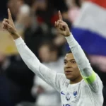 França atropela a Holanda em noite inspirada de Mbappé