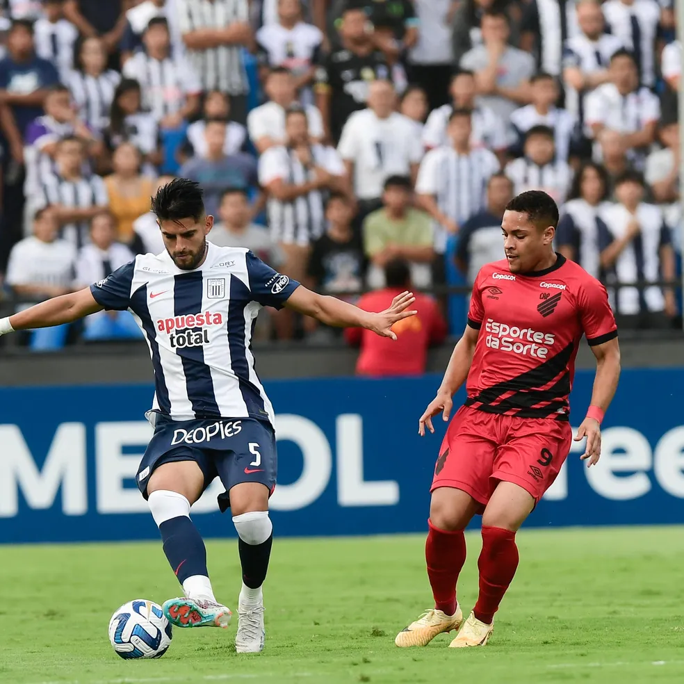 Alianza Lima 0 x 0 Athletico Furacão sofre, perde Thiago Heleno e não sai do zero na estreia