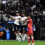 Corinthians x Argentino Juniors, Yuri Alberto e Paulinho