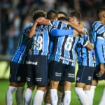 Grêmio 1 x 0 Santos Suárez perde pênalti, mas Tricolor bate o Peixe em Caxias do Sul