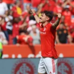 Internacional 2 x 1 Flamengo No finalzinho, Inter vira e vence o Flamengo no Beira-Rio