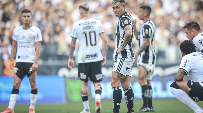 Atlético-MG chega embalado para enfrentar o bagunçado Corinthians pela Copa do Brasil