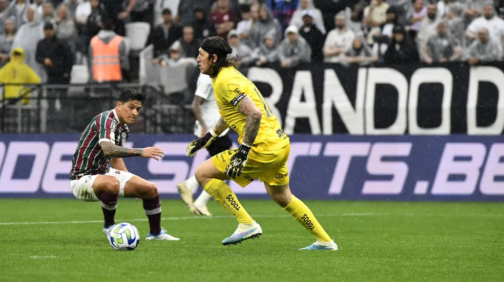 Cano em ação em Corinthians x Fluminense