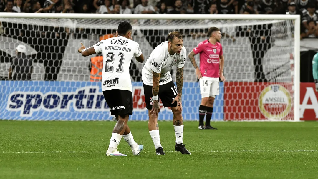 Corinthians perde na estreia de Luxemburgo e se complica de vez na Libertadores