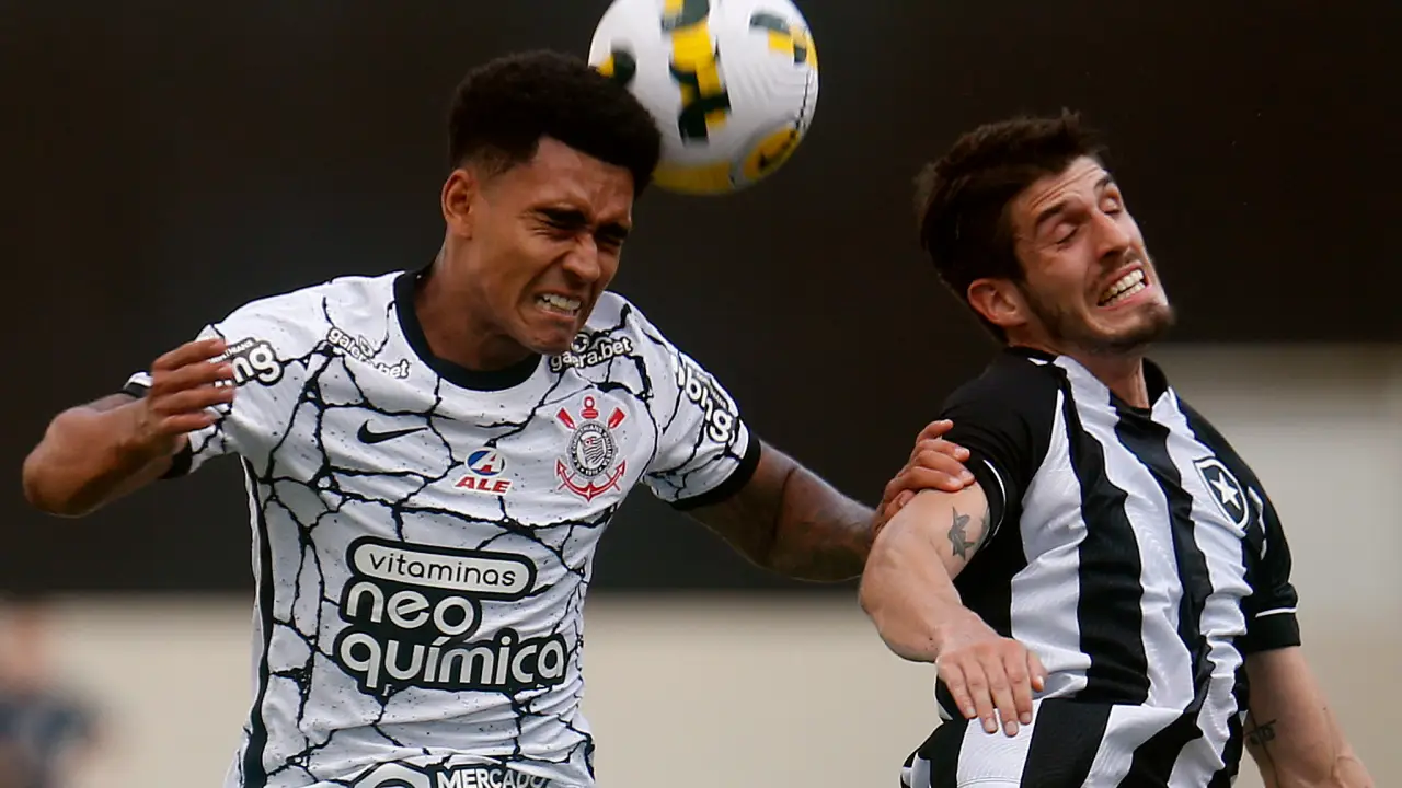 Em busca da liderança Botafogo encara o Corinthians no Nilton Santos