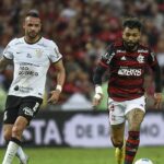 Flamengo enfrenta o Corinthians no Maracanã pelo Brasileirão