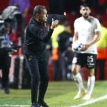 Inofensivo Corinthians empata e se complica na Libertadores