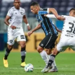 Grêmio recebe o Botafogo para encostar no líder