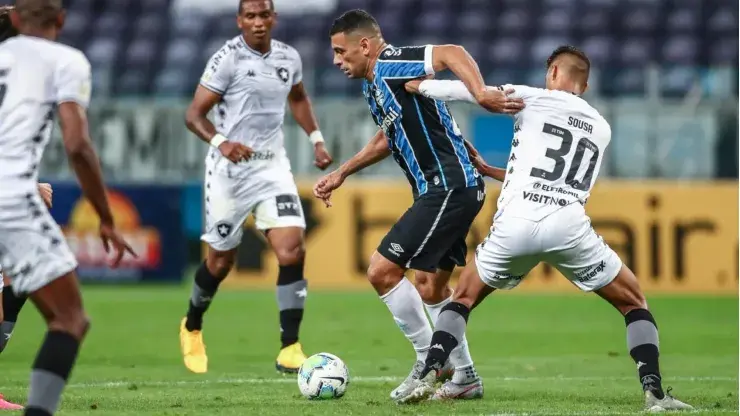 Grêmio recebe o Botafogo para encostar no líder