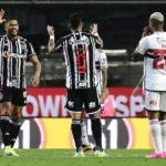 Em estreia de Lucas Moura quem brilha e Hulk e o Galo vence o São Paulo no Morumbi