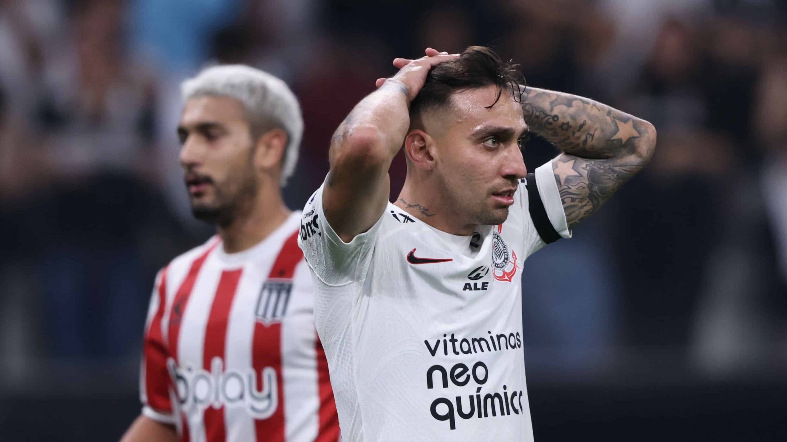 Estudiantes e Corinthians se enfrentam por uma vaga nas semifinais da Copa Sul-americana