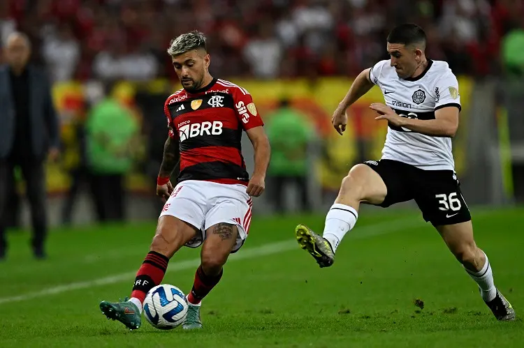 Flamengo enfrenta o Olimpia buscando carimbar a vaga nas quartas de final da Libertadores