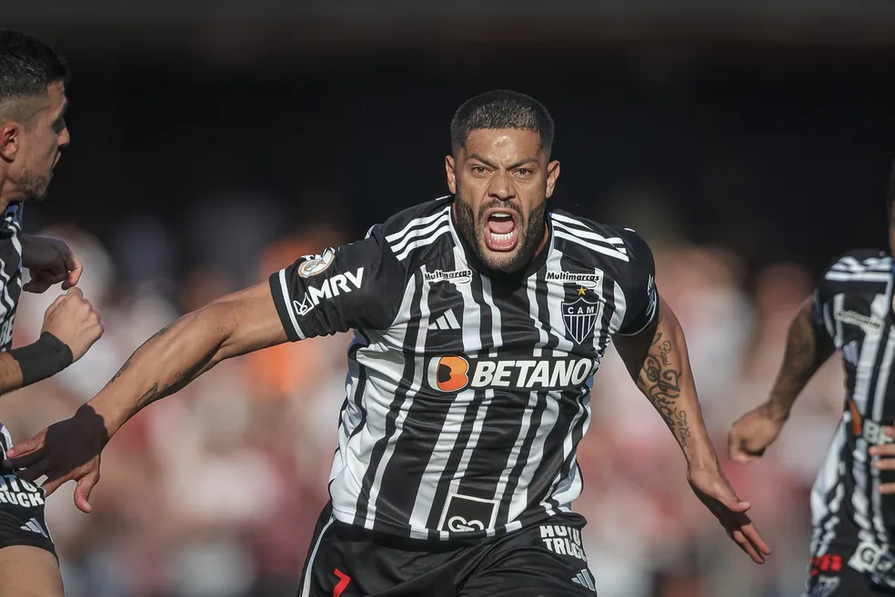 Hulk comemora golaço pelo Atlético-MG